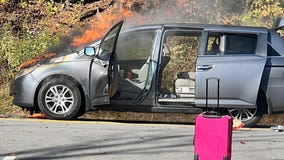 Mother and daughters escape minivan fire on girls' trip: 'I have never been as terrified'
