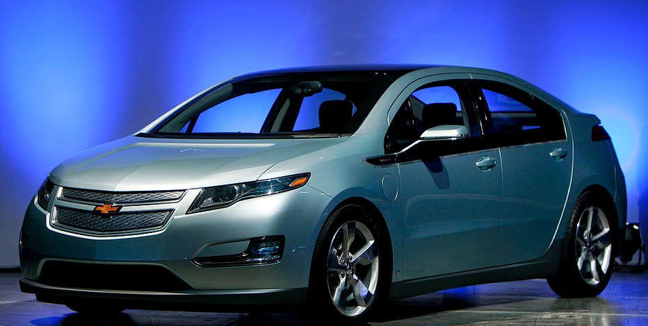 GM agrees to put EV battery plants under UAW national master agreement