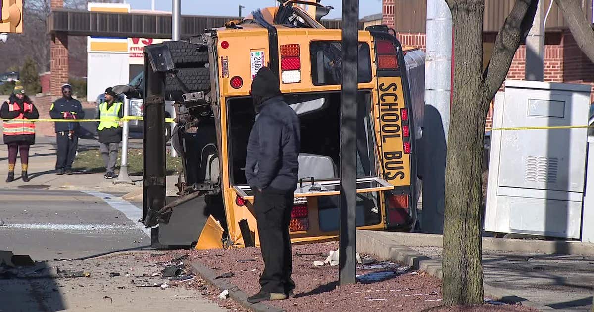 Milwaukee police chase, crash involving school bus; man enters plea ...
