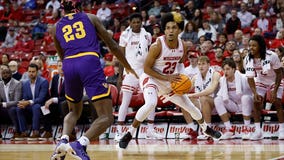 Wisconsin cruises past Western Illinois, 71-49