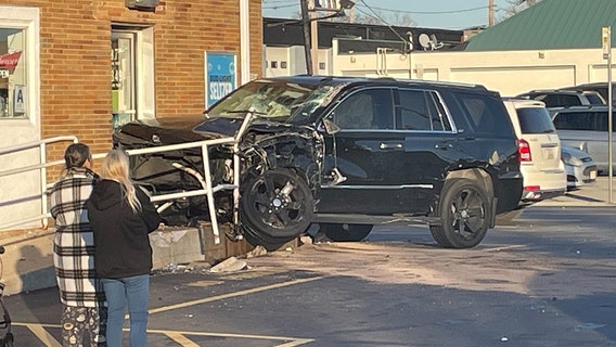 Crash into Milwaukee liquor store, 2 vehicles involved: MFD