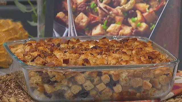 Beef stuffing with apples and cranberries: recipe