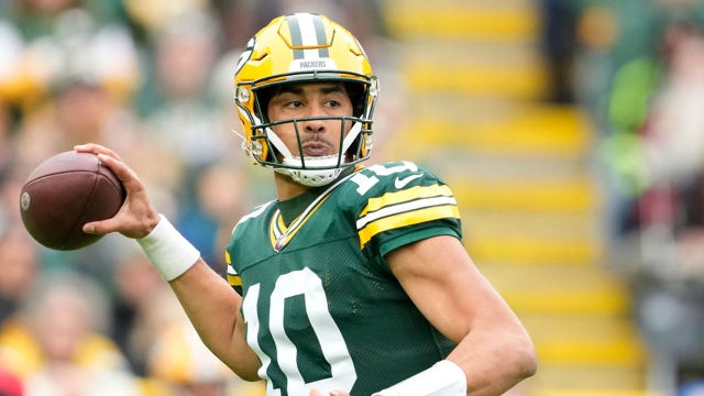 Packers brass not rushing to make decision on Jordan Love's future amid team's overall struggles