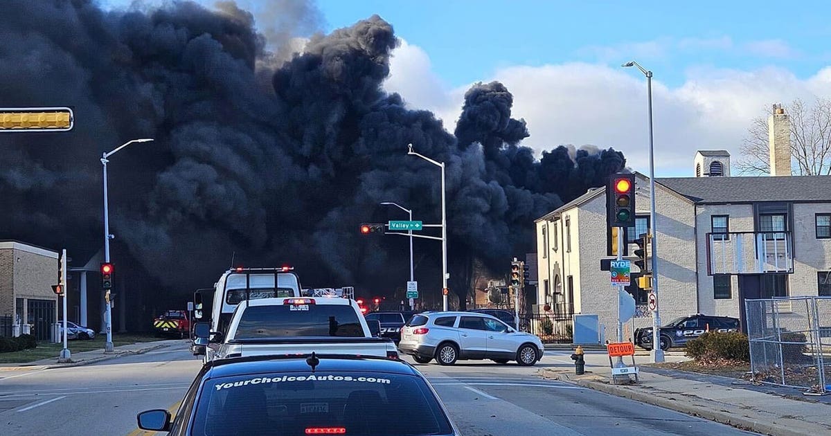 Racine apartment building fire on Washington Avenue | FOX6 Milwaukee