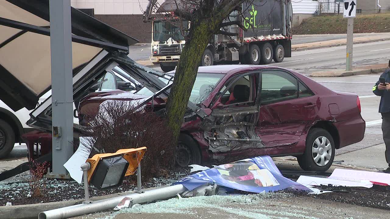 Milwaukee crash, 60th and Capitol; 3 vehicles involved, bus
