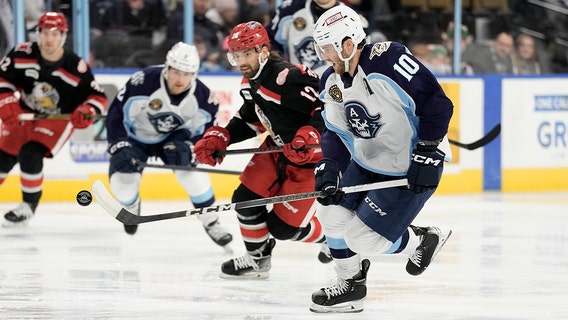 Admirals rally past Griffins, net 3 goals in final period