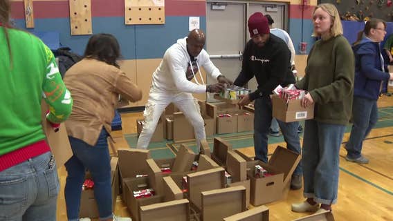 Donald Driver Turkey Trot packs meals for families in need