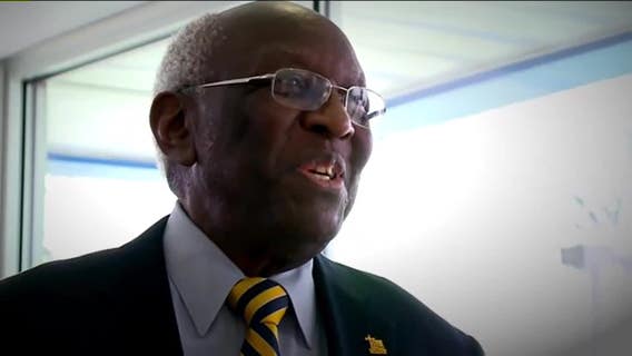 Oscar Johnson, Milwaukee car salesman who made history, dies at 84