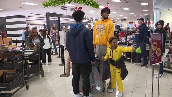 Marquette basketball players, kids shop together at Bayshore