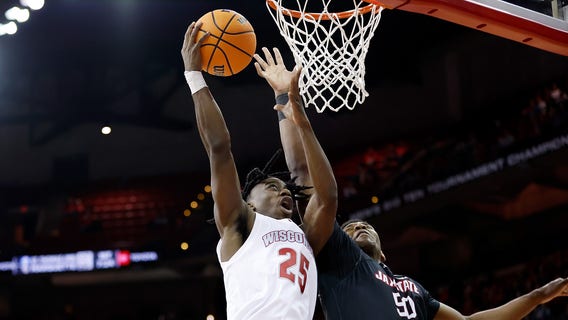 Wisconsin beats Jacksonville State, Crowl leads with 19 points
