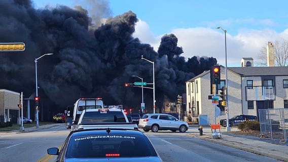 Racine apartment building fire on Washington Avenue