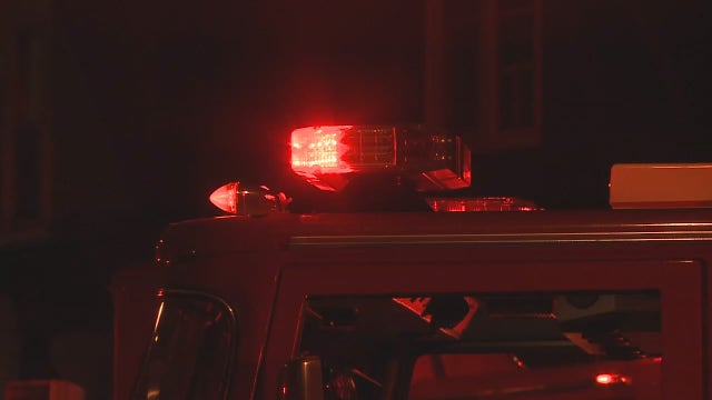 Milwaukee house fire, 24th and Mitchell, 3 rescued from balcony