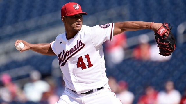 Brewers sign RHP Joe Ross to 1-year contract; coming from Nationals