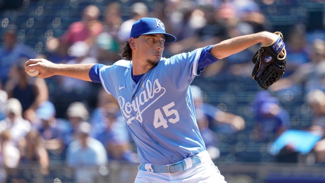 Brewers acquire Taylor Clarke, trade prospects to Royals