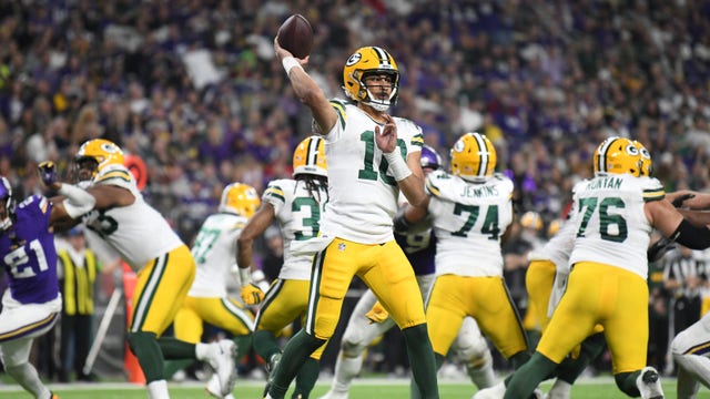 Packers beat Vikings, keeping playoff chances alive