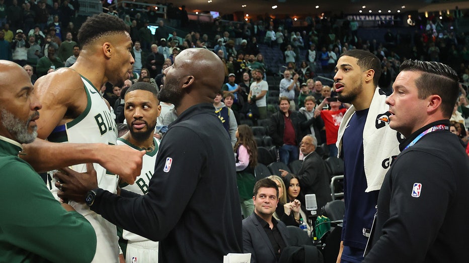 Giannis Antetokounmpo scores franchise-record 64 points, Bucks b