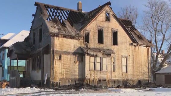 Milwaukee fatal house fire, 9th and Burleigh; 2nd person suffered burns