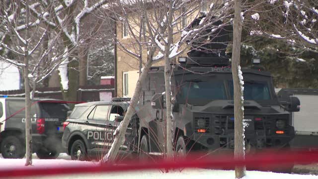 Milwaukee police standoff near 64th and Florist; residents evacuated
