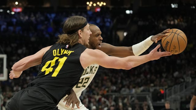 Bucks fall to Jazz without Lillard