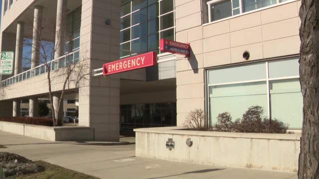 Milwaukee hospital stabbing, security guard injured