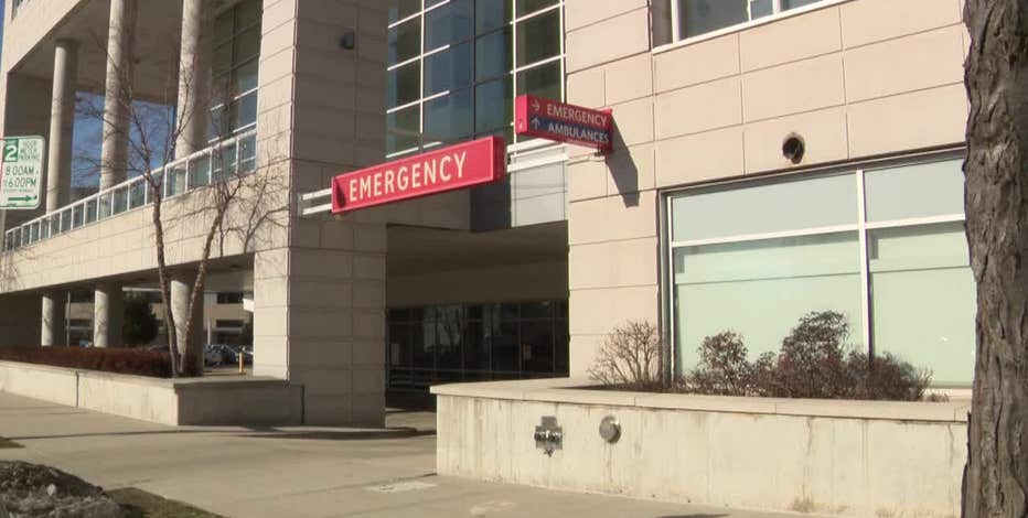 Milwaukee hospital stabbing, security guard injured