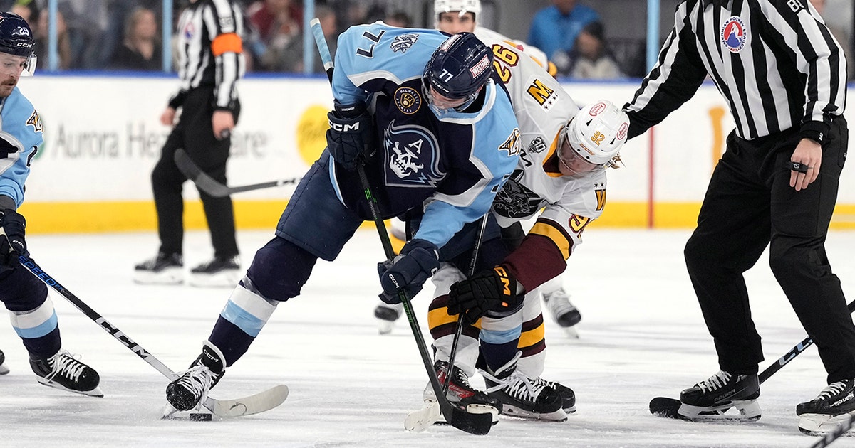Admirals beat Wolves, win record-tying 13th straight game | FOX6 Milwaukee