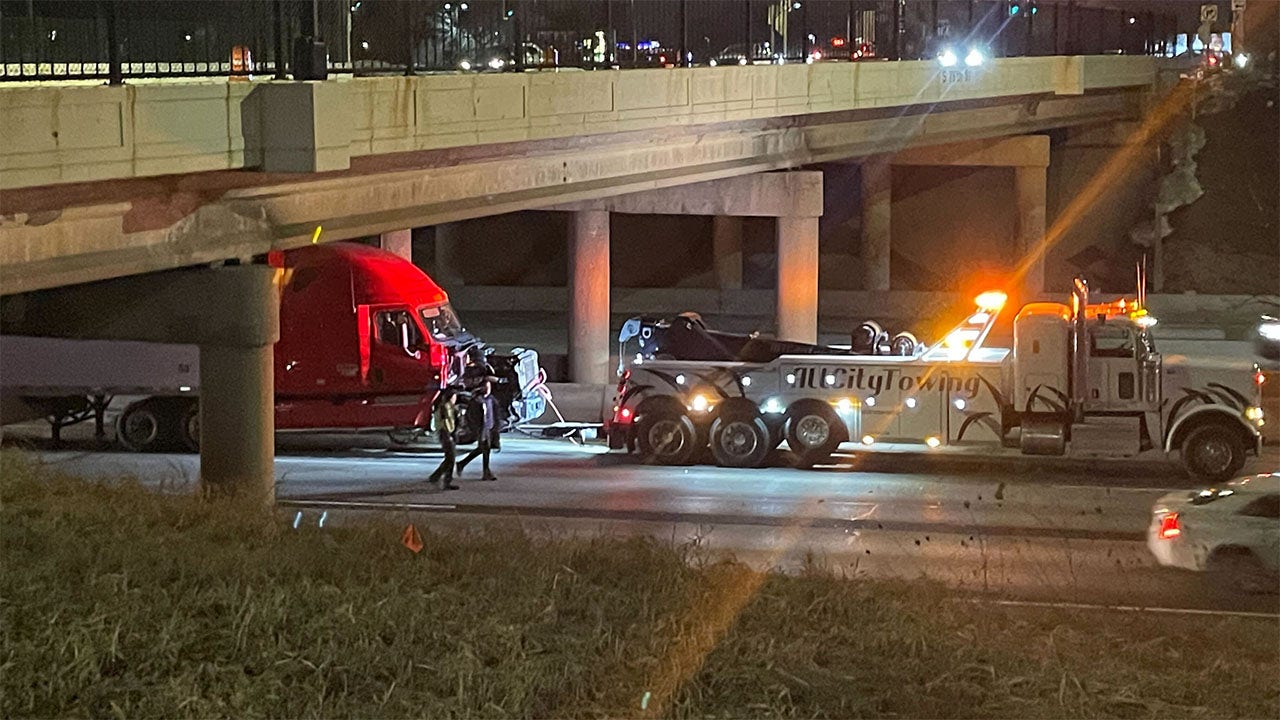 I-894 semi crash in Greenfield, lanes partially closed | FOX6