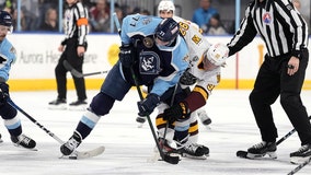 Admirals beat Wolves, win record-tying 13th straight game