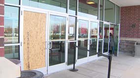 Pleasant Prairie smash-and-grab; suspects hit JCP jewelry department