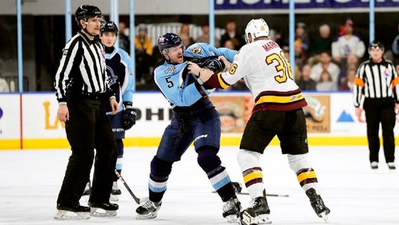 Admirals beat Chicago Wolves, winning streak reaches 15 games