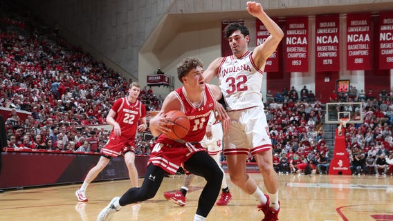 Wisconsin loses to Indiana, game delayed by fire alarm