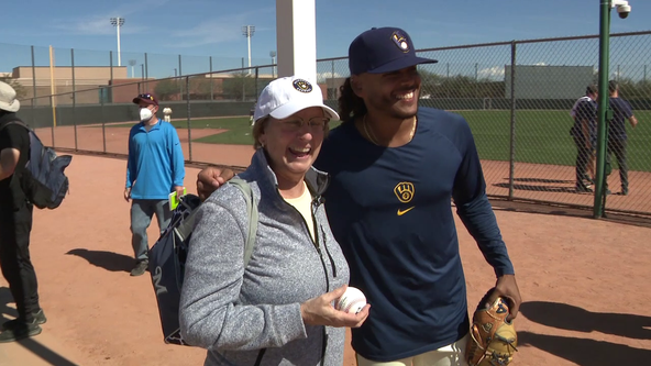 2024 Brewers spring training; autographs sought by baseball fans