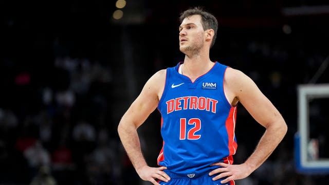 Milwaukee Bucks sign Danilo Gallinari