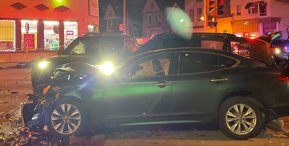 Milwaukee police chase, crash; squad hit, 2 officers hurt