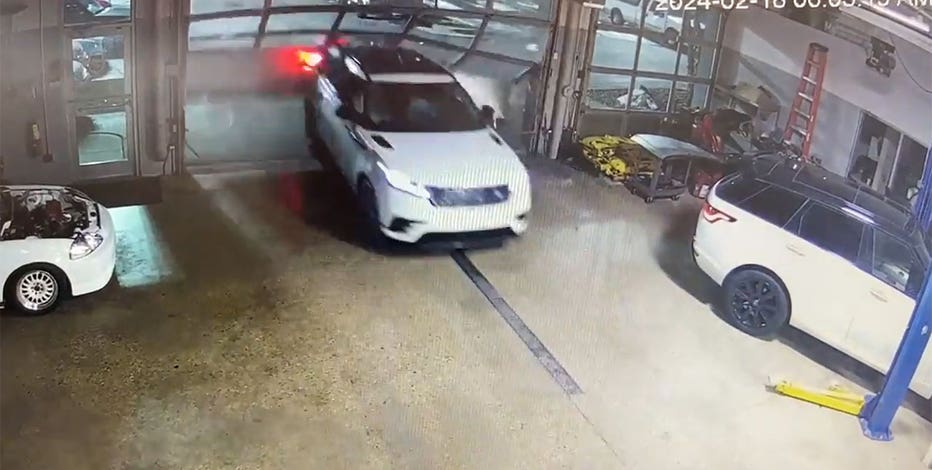 Luxury SUVs stolen from Waukesha dealership: surveillance video