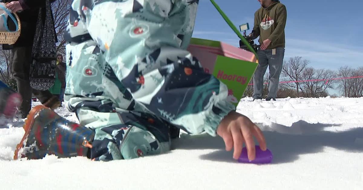 Humboldt Park Easter Egg Hunt, kids search through snow | FOX6 Milwaukee