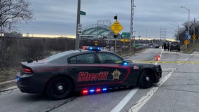 Milwaukee police squad hits officer during chase, I-94 WB shut down