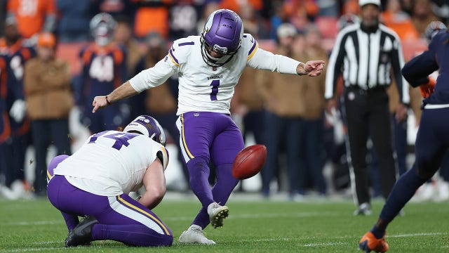 Packers sign kicker Greg Joseph