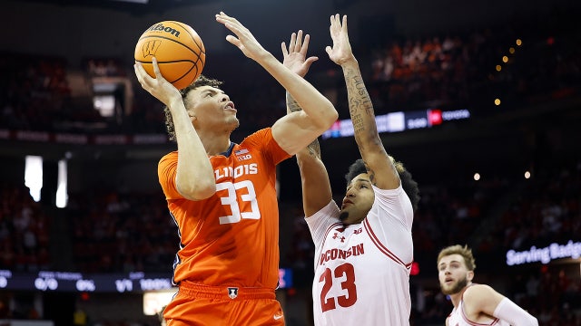 Illinois beats Wisconsin, Howard Moore gets standing ovation