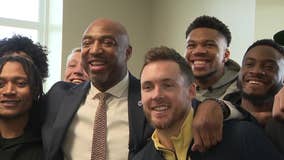 Vin Baker Recovery Center; Milwaukee Bucks coach giving back