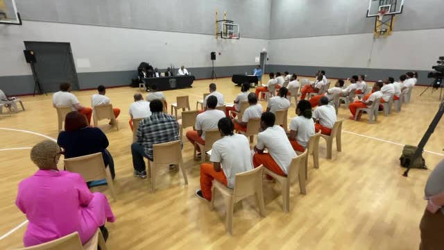 Leaders offer Community Reintegration Center residents encouragement