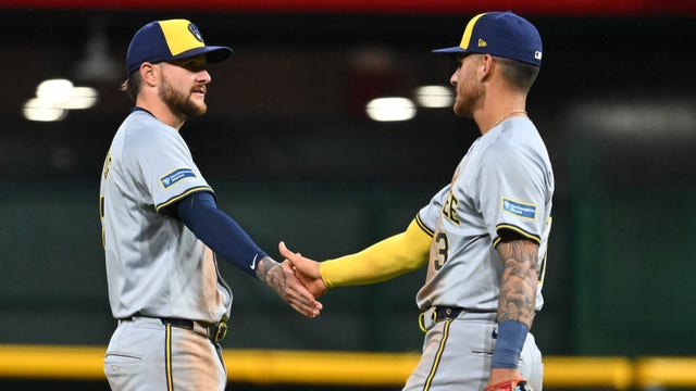 Brewers beat Reds, Christian Yelich drives in 3 runs