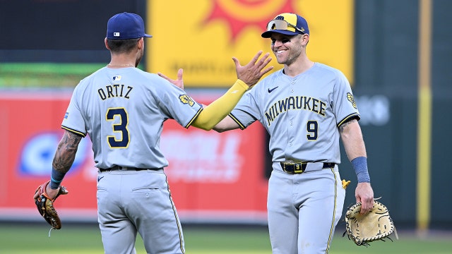 Brewers bash Orioles; Bauers, Hoskins homer in win