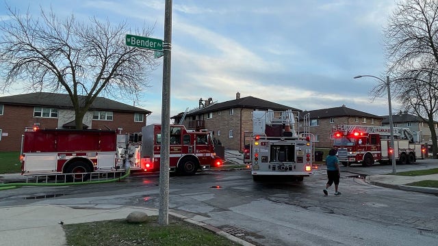 Milwaukee apartment building fire, no injuries reported