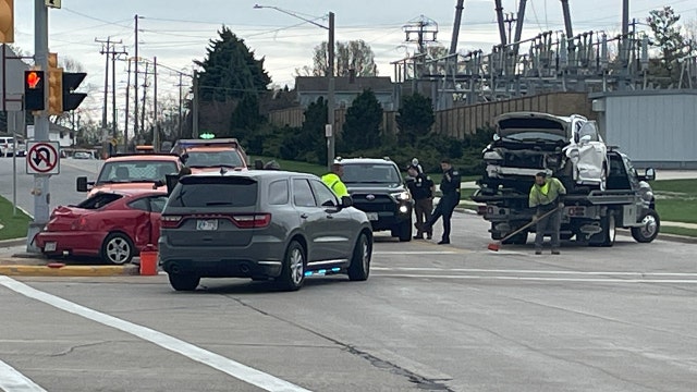 St. Francis police chase, driver crashes at Kinnickinnic and Howard