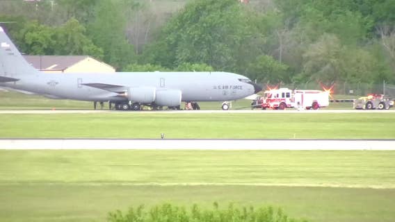 Milwaukee airport delays, military plane tire failure closes runway