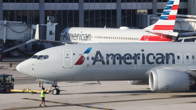 8 Black men removed from American Airlines flight for 'body odor,' lawsuit claims