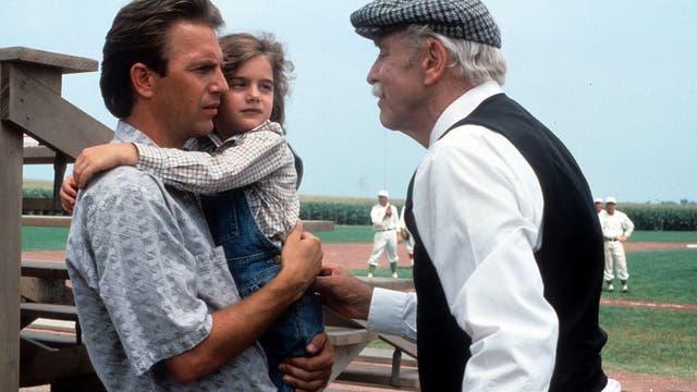 Kevin Costner says Ben Affleck, Matt Damon 'were on fire' as extras in 'Field of Dreams'