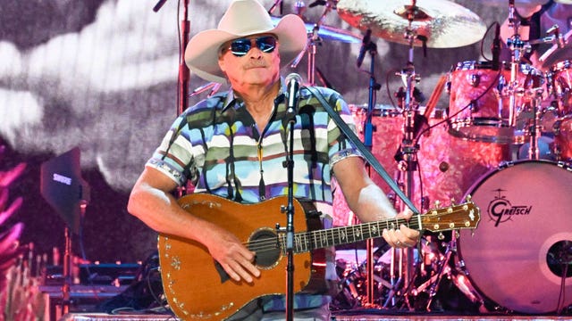 Milwaukee Alan Jackson concert at Fiserv Forum set for May 2025