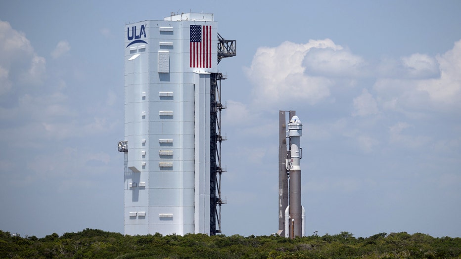 NASA-Boeing-Starliner-ULA-vertical-integration-facility-VIF.jpg